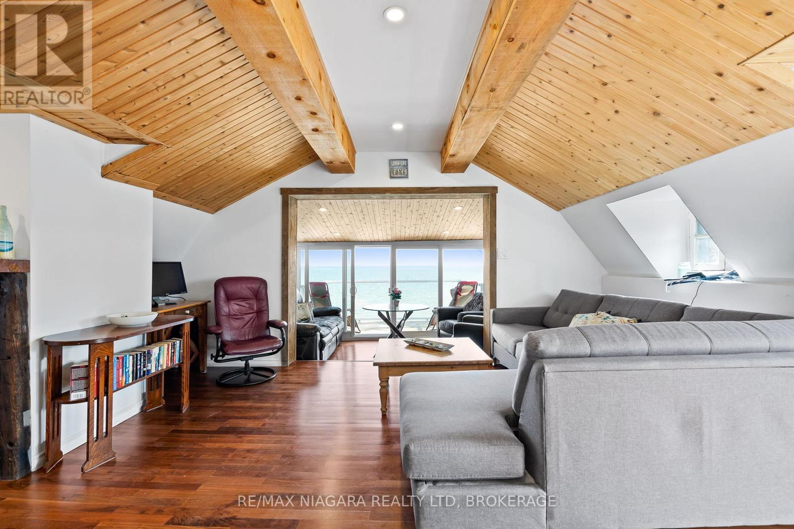 105 Lighthouse Drive, Haldimand, Ontario  N1A 2W6 - Photo 9 - X12412676