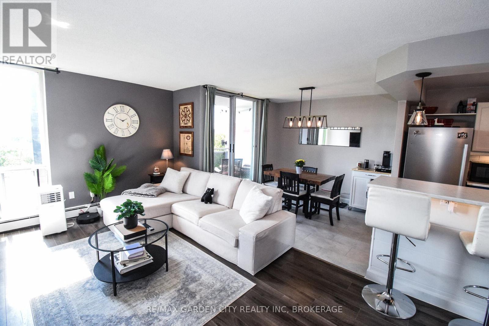 811 - 75 Glenburn Court, Hamilton, Ontario  L8E 1C7 - Photo 4 - X12412935