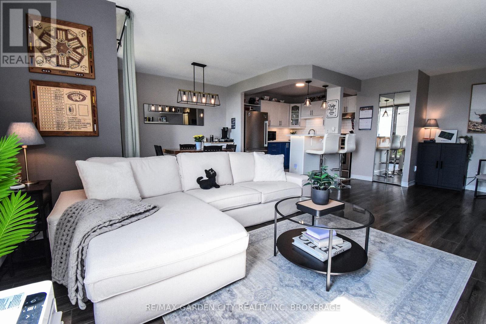 811 - 75 Glenburn Court, Hamilton, Ontario  L8E 1C7 - Photo 5 - X12412935