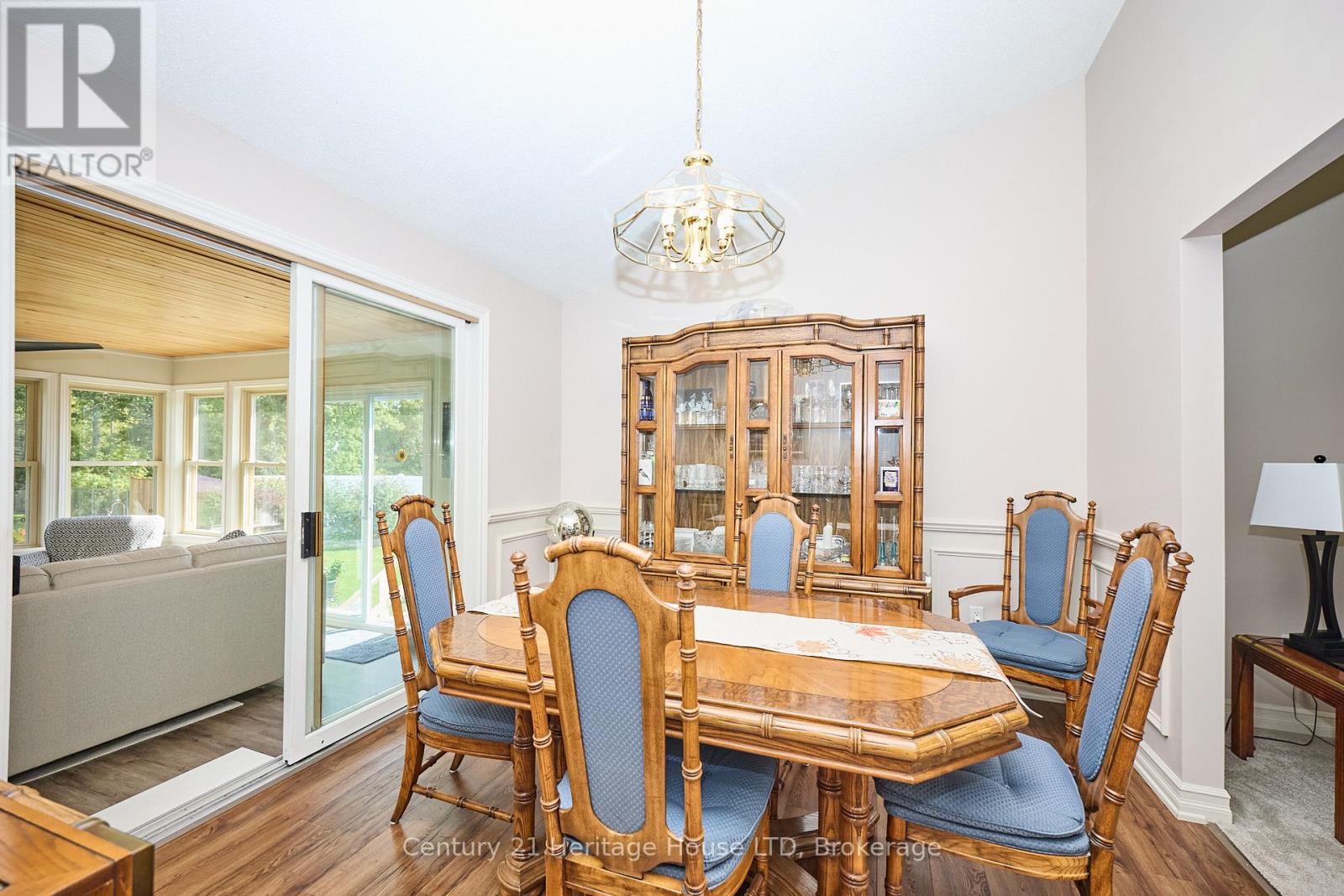 544 Rosehill Road, Fort Erie, Ontario  L2A 5M4 - Photo 12 - X12413166