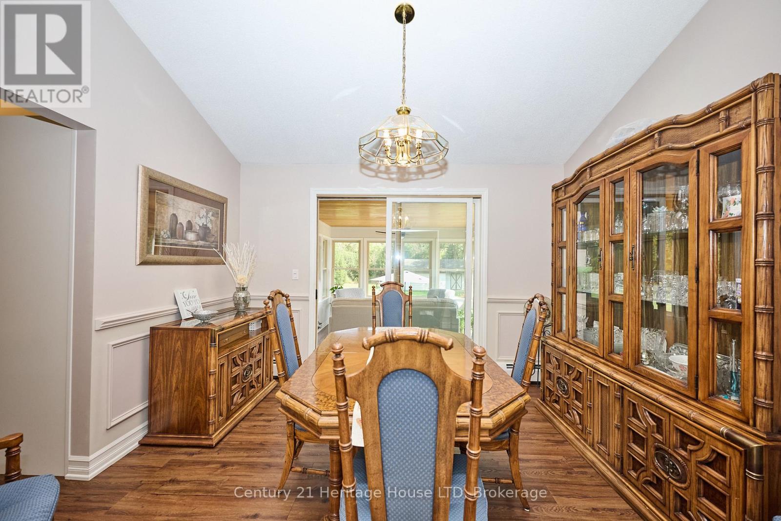 544 Rosehill Road, Fort Erie, Ontario  L2A 5M4 - Photo 13 - X12413166