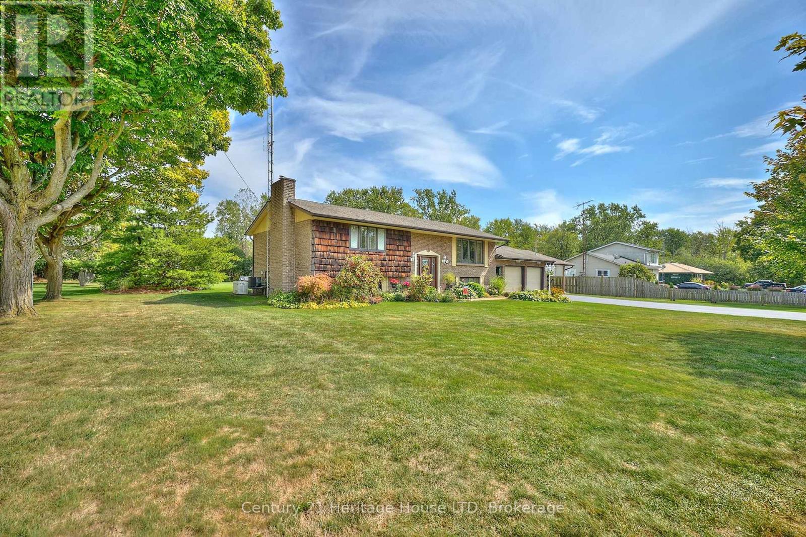 544 Rosehill Road, Fort Erie, Ontario  L2A 5M4 - Photo 3 - X12413166