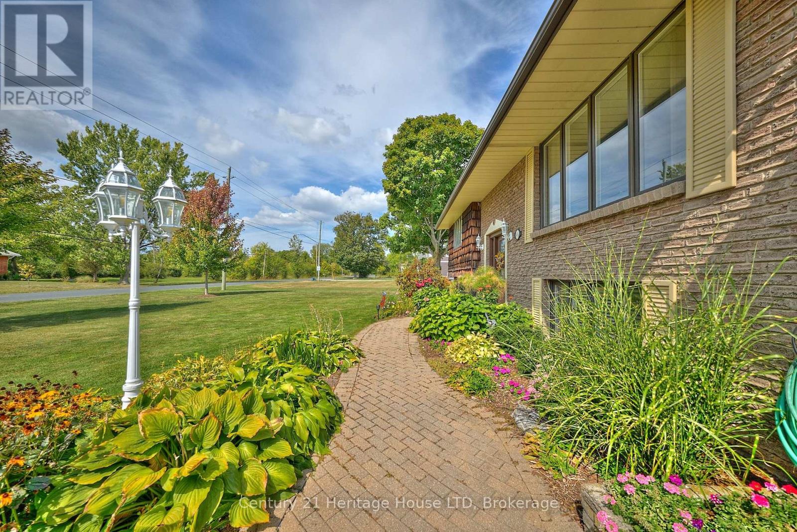 544 Rosehill Road, Fort Erie, Ontario  L2A 5M4 - Photo 6 - X12413166