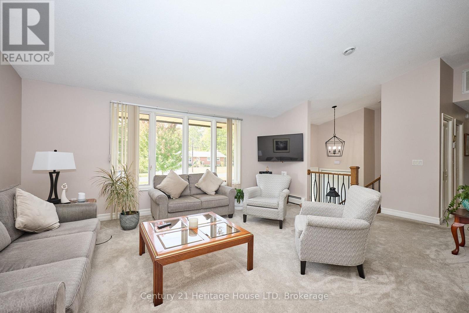 544 Rosehill Road, Fort Erie, Ontario  L2A 5M4 - Photo 9 - X12413166