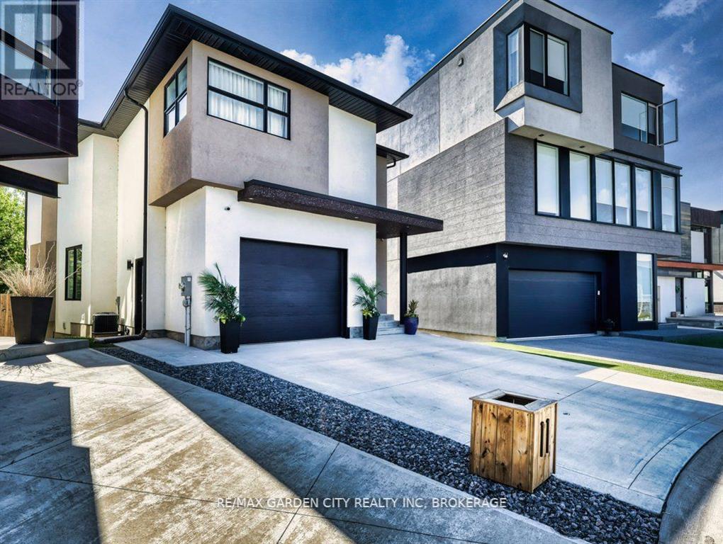 11 Beamer Court, Thorold, Ontario  L2V 3X7 - Photo 3 - X12413453