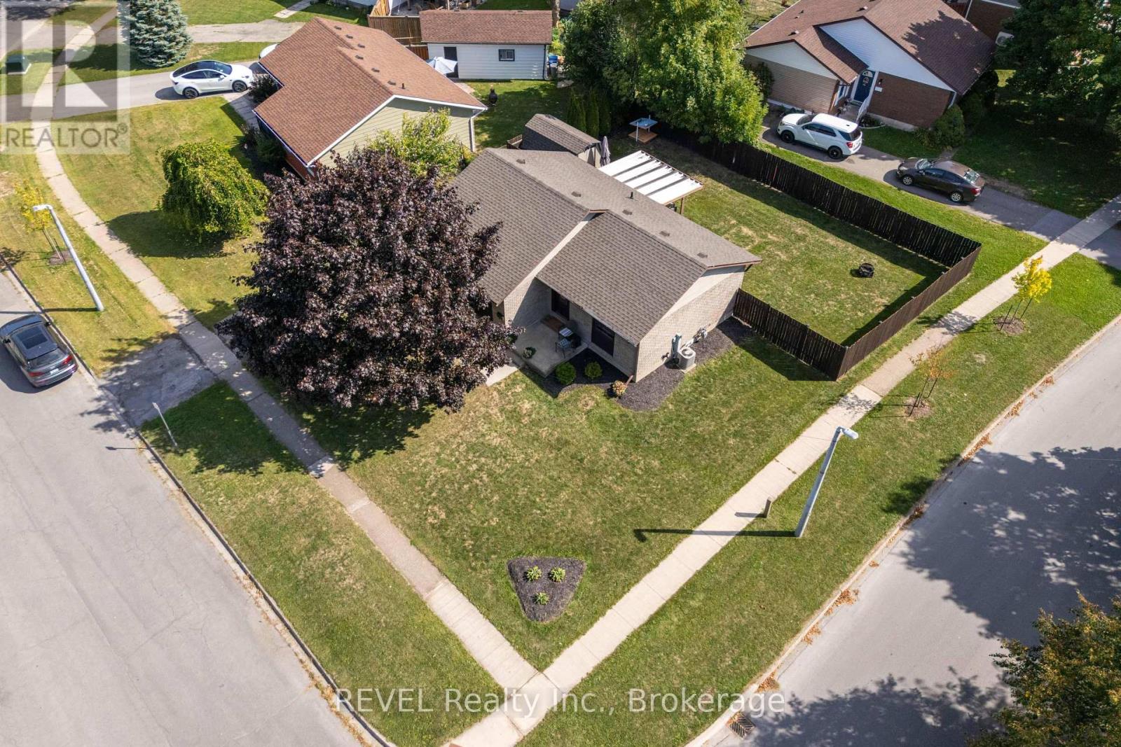 3 Newleaf Crescent, Welland, Ontario  L3C 6B4 - Photo 25 - X12413673
