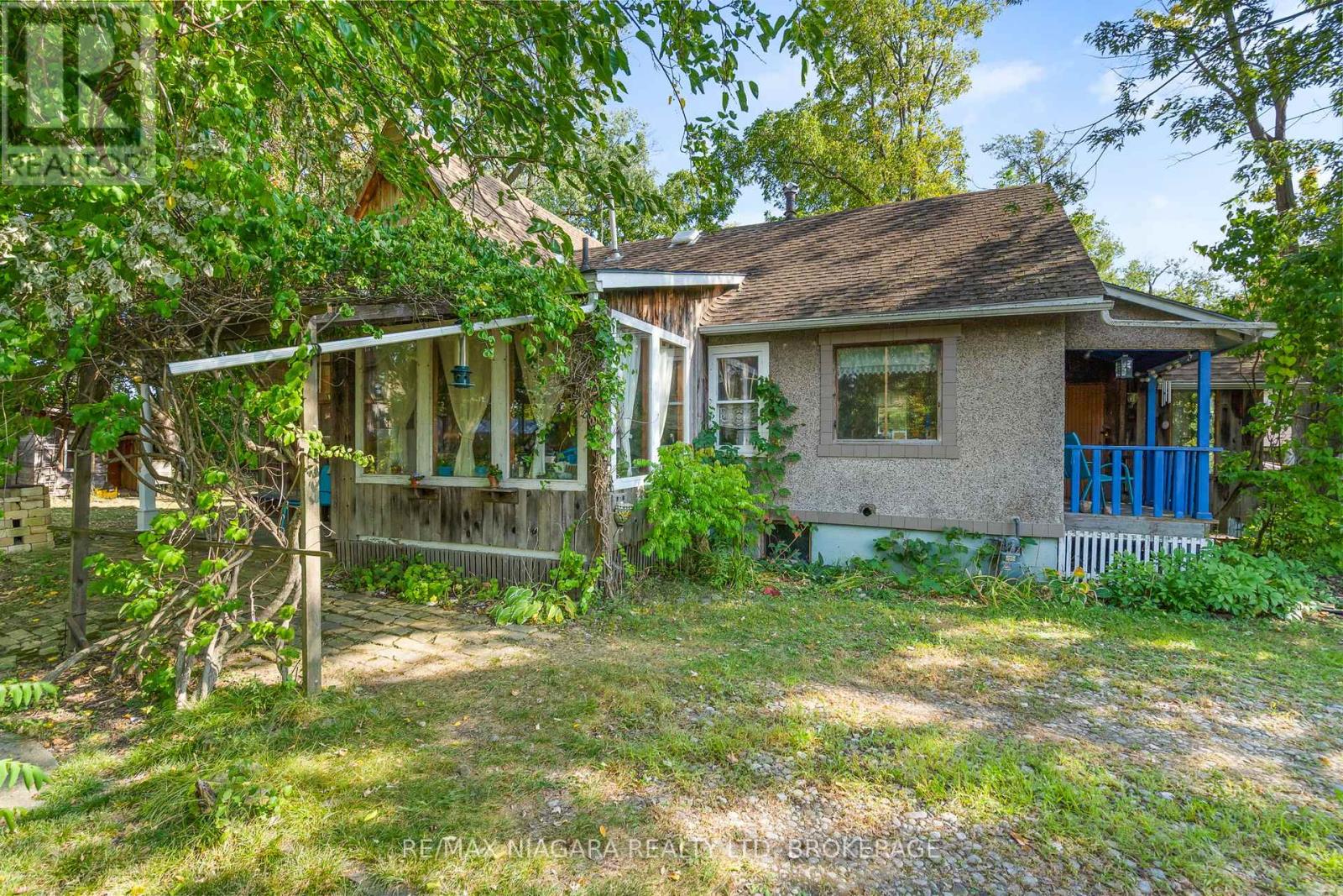 105 Weir Road, Port Colborne, Ontario  L3K 2M8 - Photo 4 - X12416885