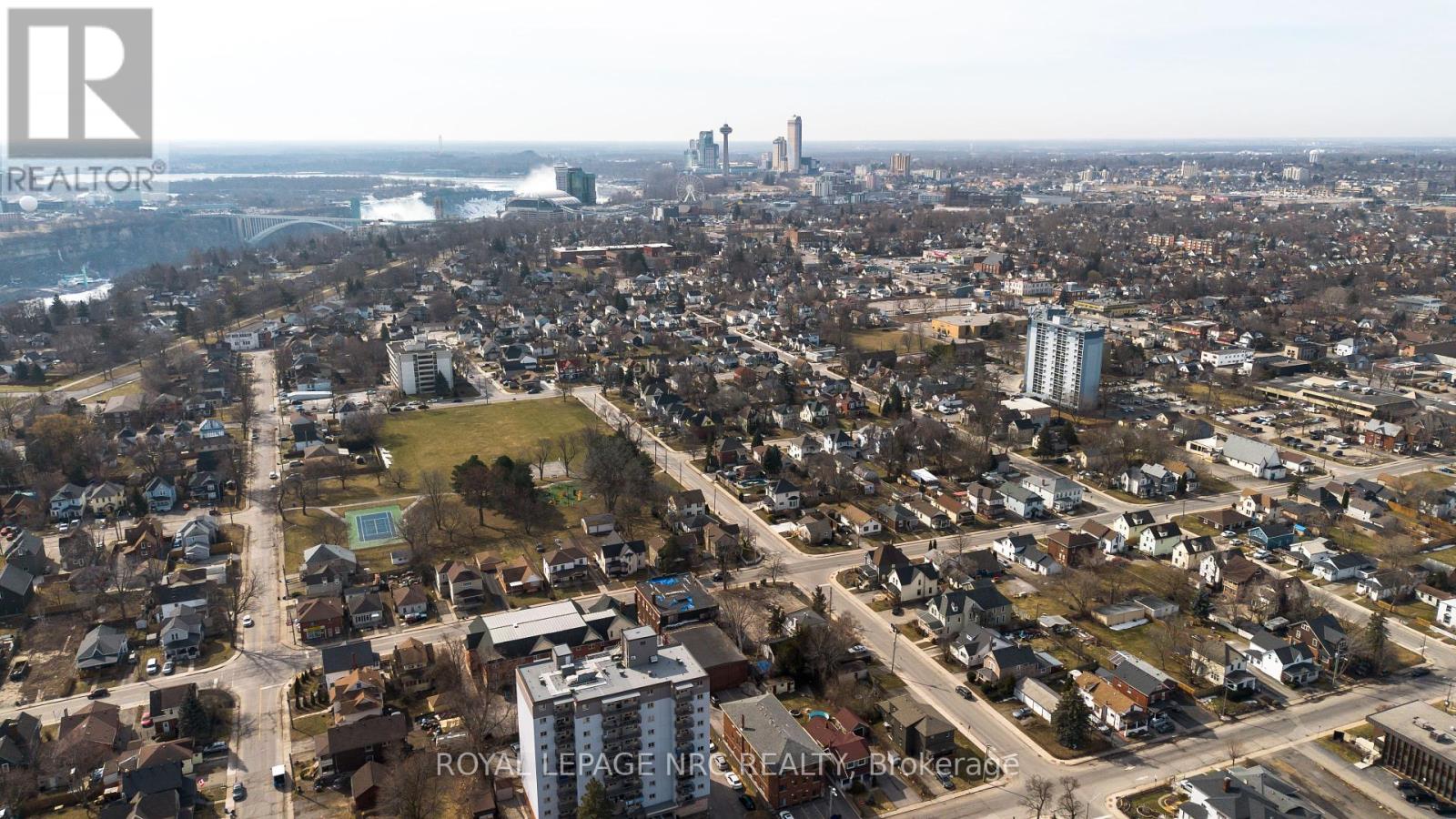 4768 Crysler Avenue, Niagara Falls, Ontario  L2E 3W1 - Photo 13 - X12418760