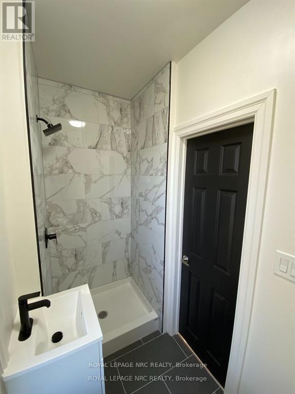 4768 Crysler Avenue, Niagara Falls, Ontario  L2E 3W1 - Photo 20 - X12418760