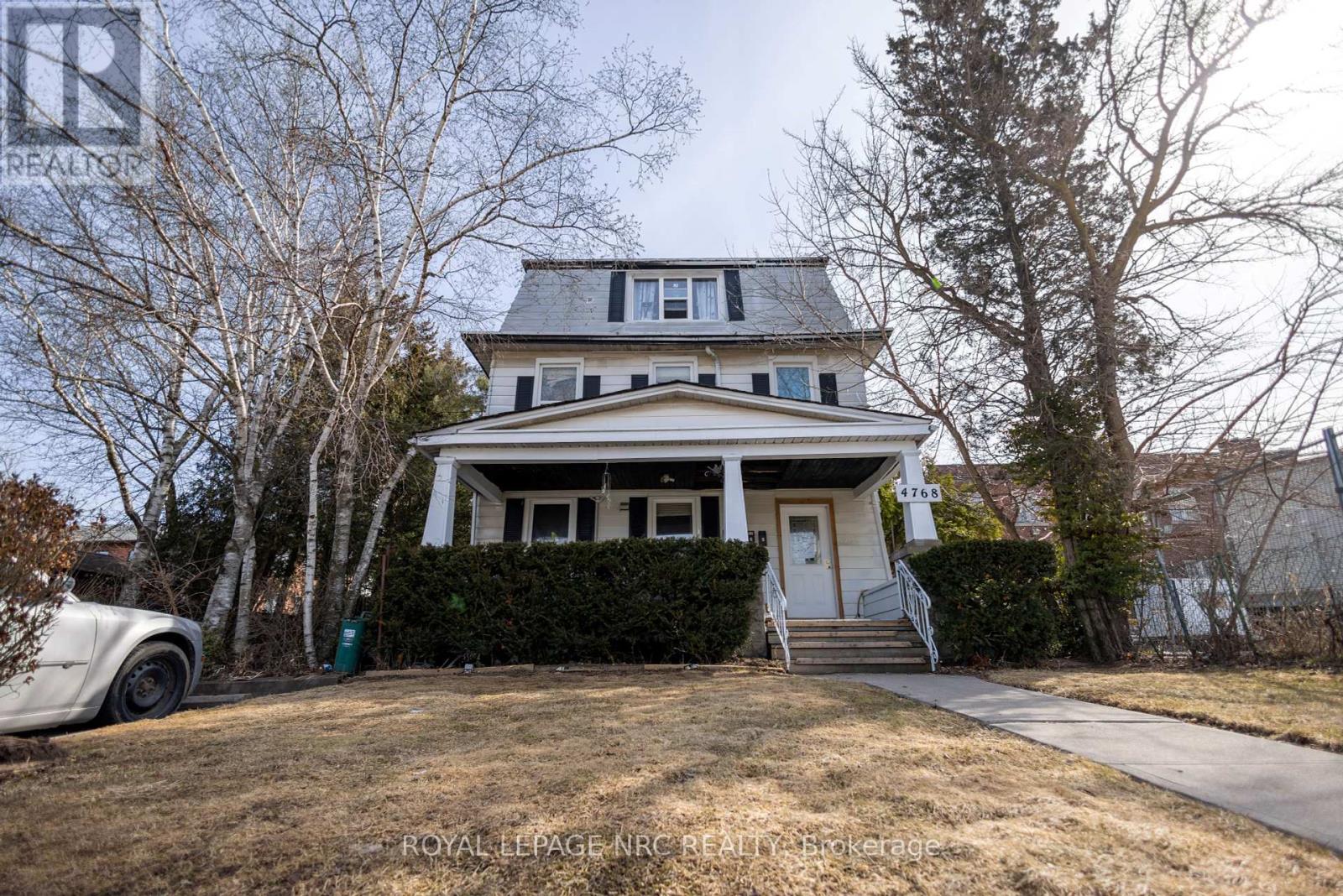 4768 Crysler Avenue, Niagara Falls, Ontario  L2E 3W1 - Photo 4 - X12418760