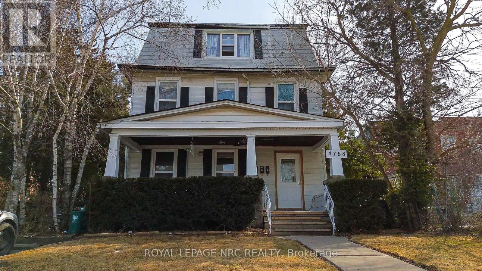 4768 Crysler Avenue, Niagara Falls, Ontario  L2E 3W1 - Photo 7 - X12418760