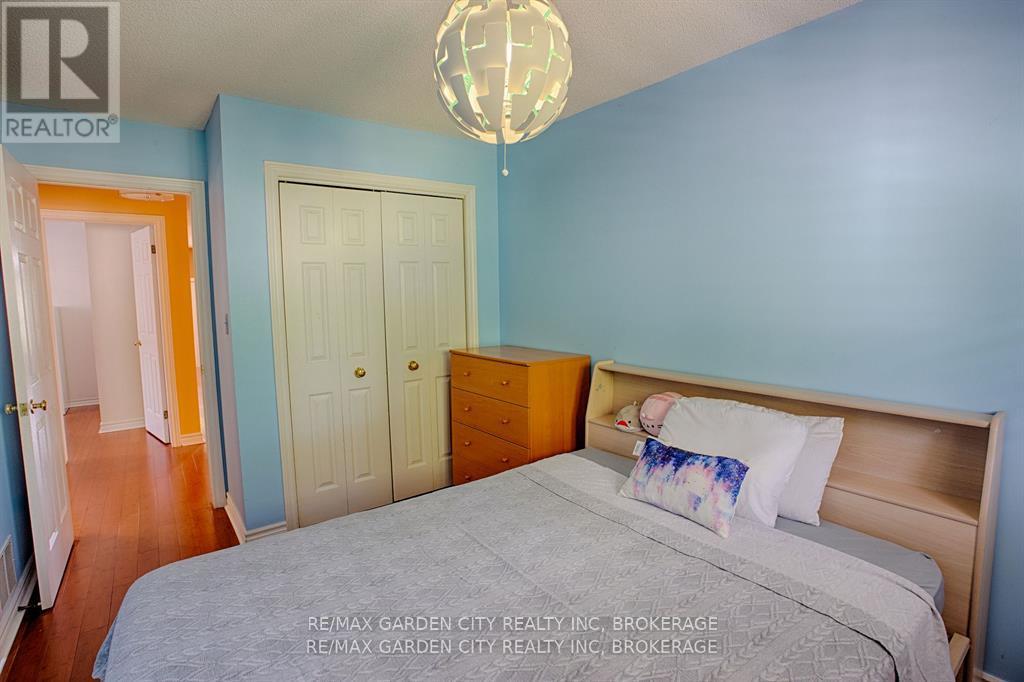 7304 Alex Avenue, Niagara Falls, Ontario  L2G 7V4 - Photo 22 - X12419381