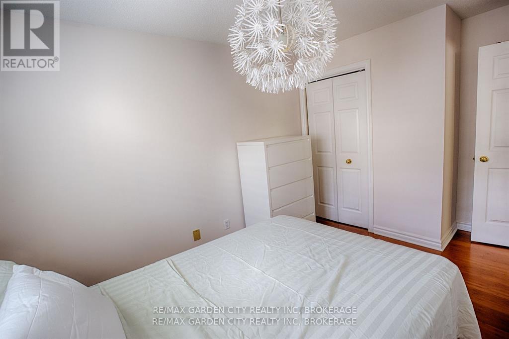 7304 Alex Avenue, Niagara Falls, Ontario  L2G 7V4 - Photo 24 - X12419381