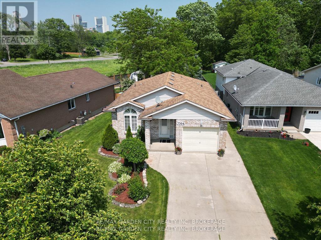 7304 Alex Avenue, Niagara Falls, Ontario  L2G 7V4 - Photo 3 - X12419381