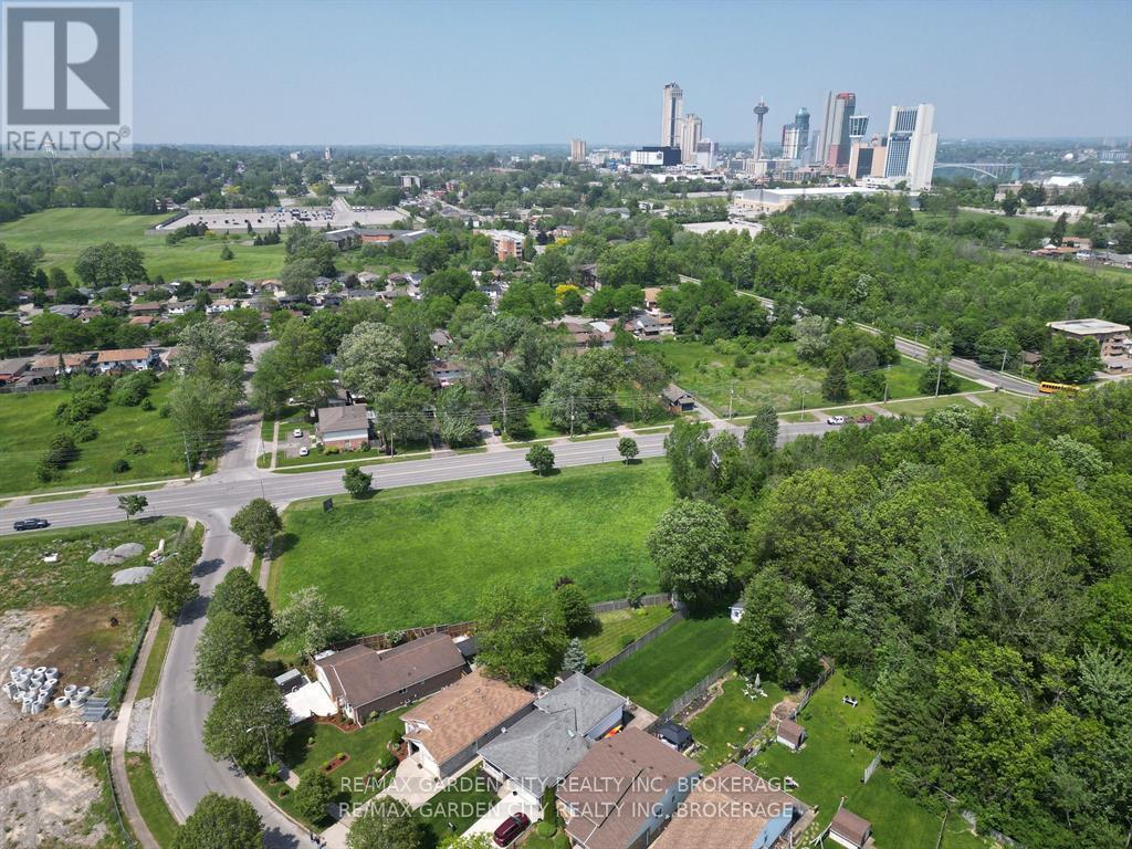 7304 Alex Avenue, Niagara Falls, Ontario  L2G 7V4 - Photo 5 - X12419381