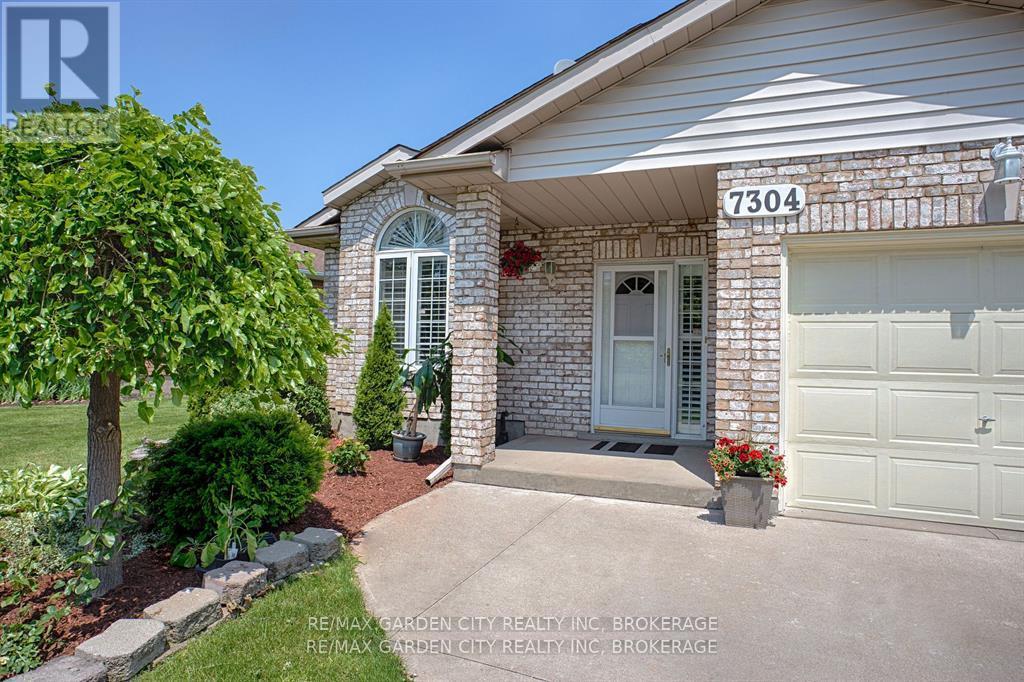 7304 Alex Avenue, Niagara Falls, Ontario  L2G 7V4 - Photo 9 - X12419381