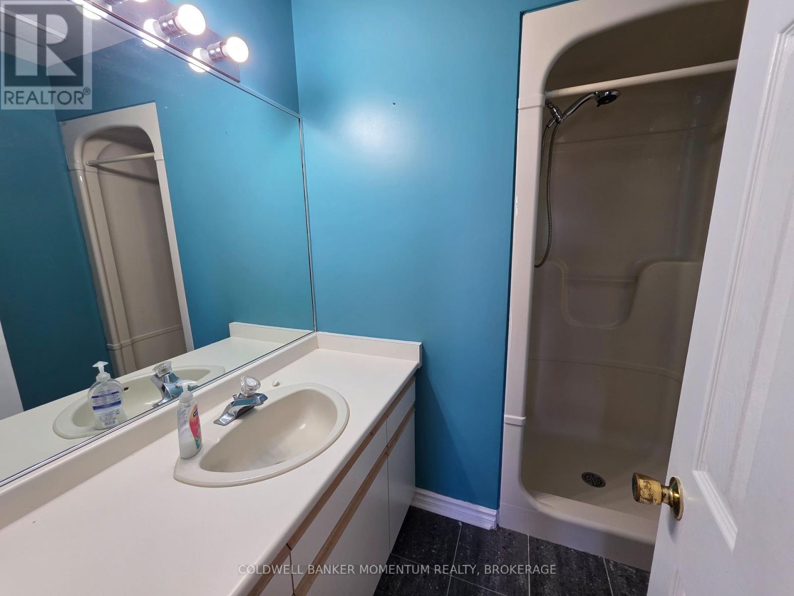 7 Terrama Court, St. Catharines, Ontario  L2S 3X1 - Photo 18 - X12419480