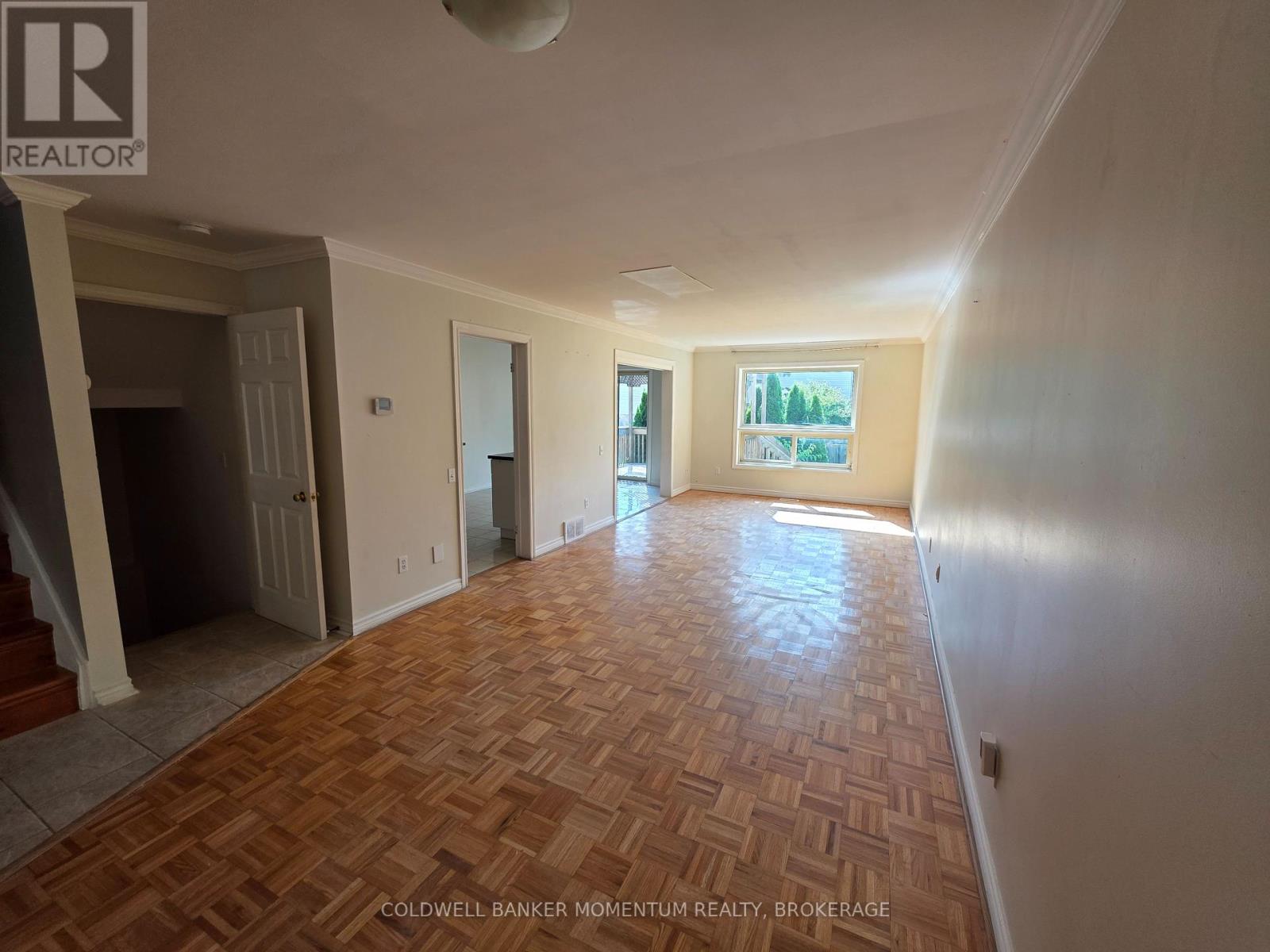 7 Terrama Court, St. Catharines, Ontario  L2S 3X1 - Photo 5 - X12419480