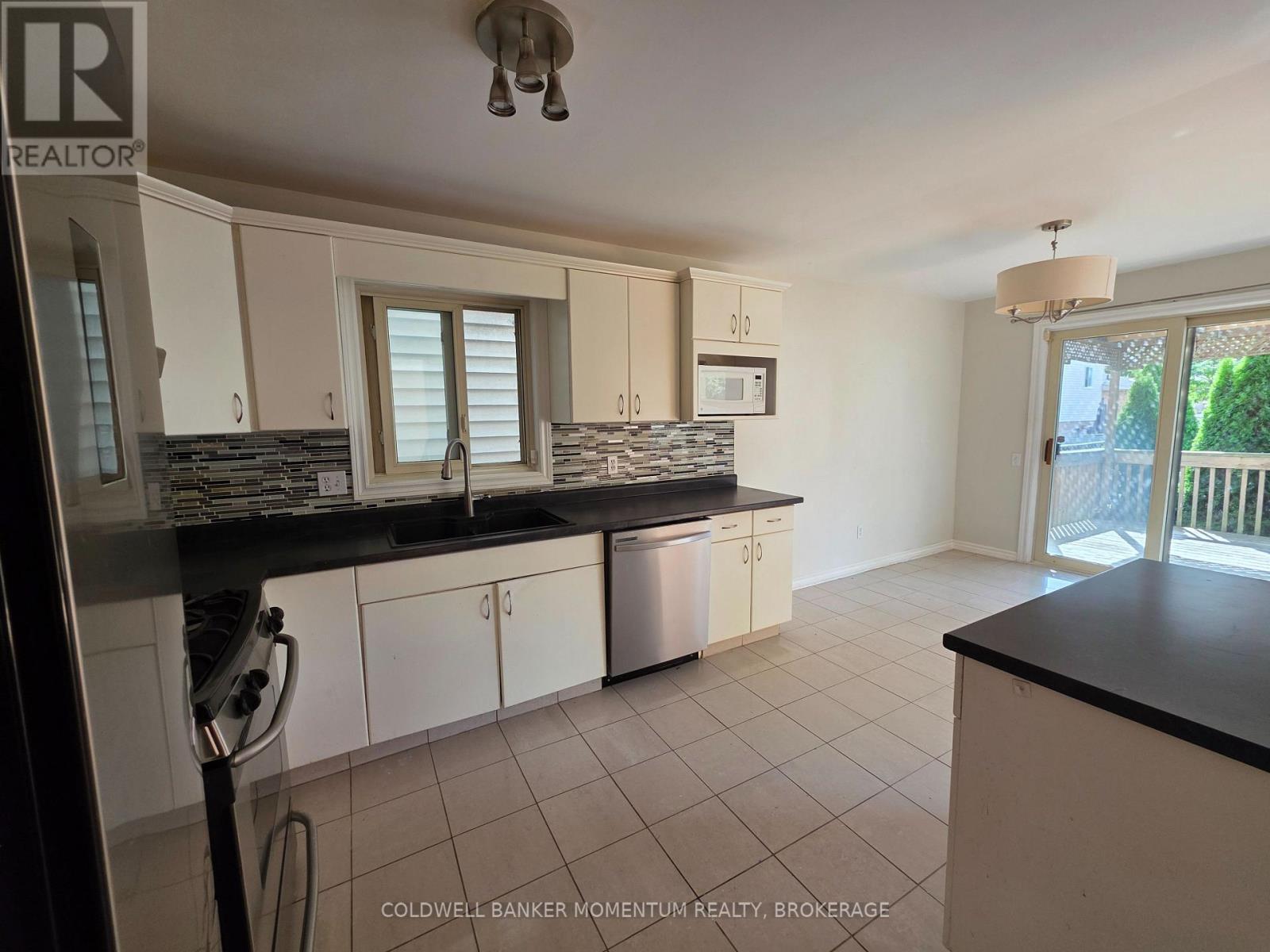 7 Terrama Court, St. Catharines, Ontario  L2S 3X1 - Photo 8 - X12419480