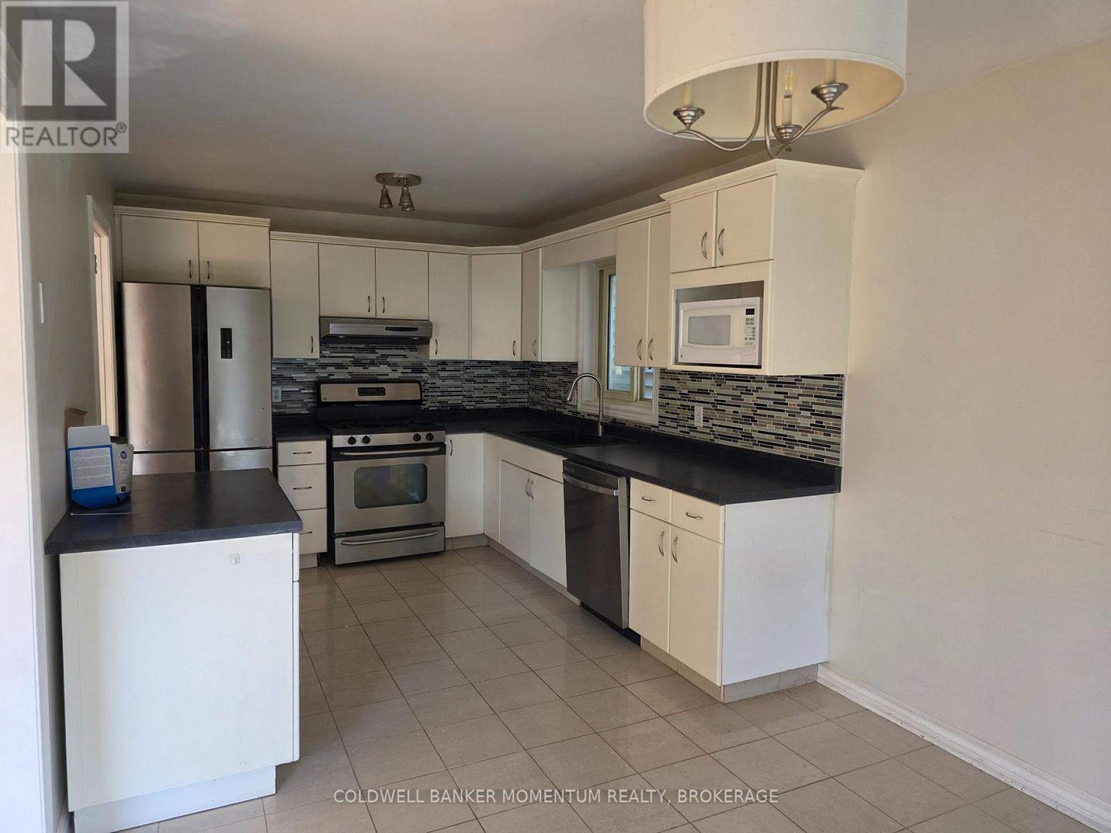 7 Terrama Court, St. Catharines, Ontario  L2S 3X1 - Photo 9 - X12419480