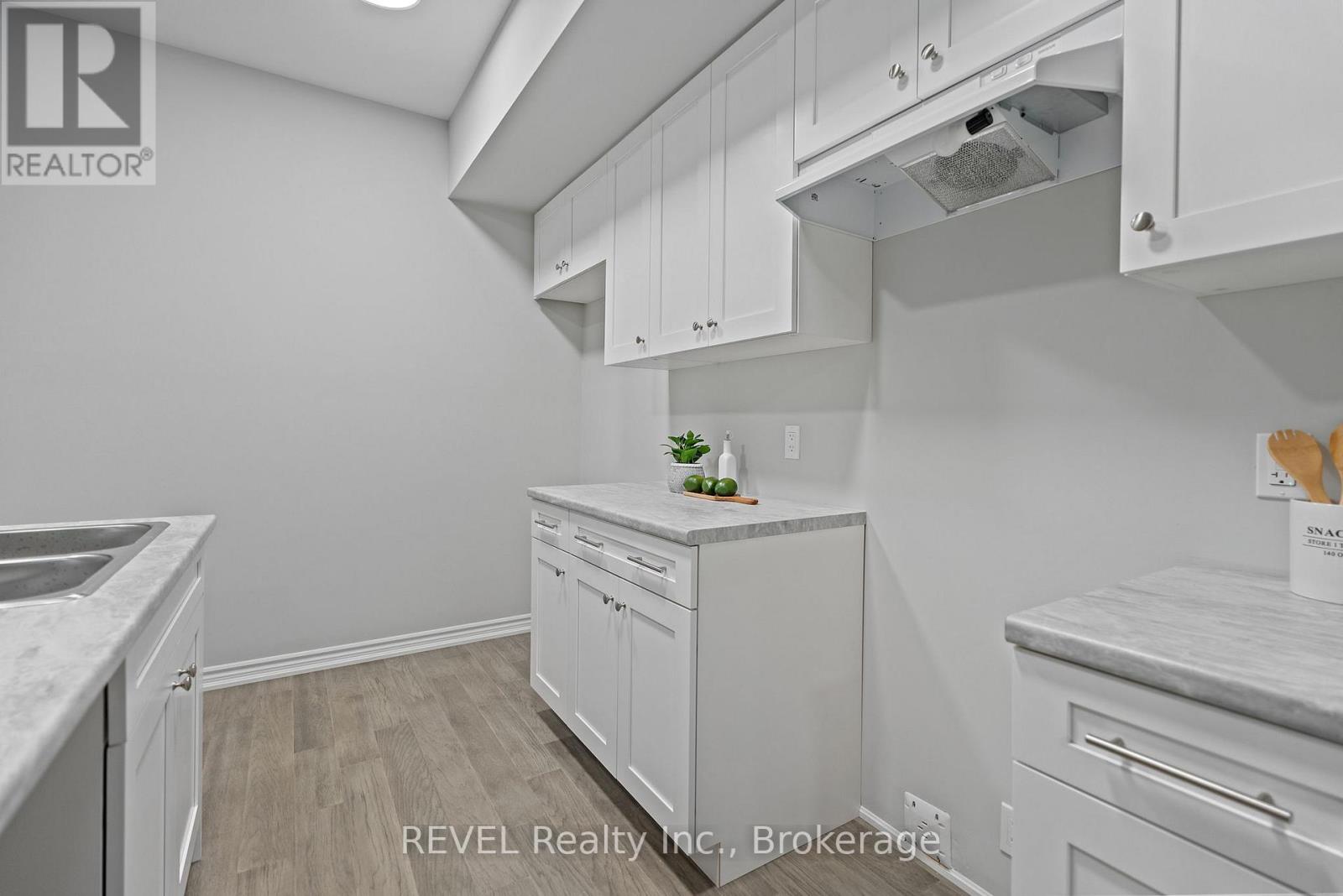 55 Superior Street, Welland, Ontario  L3B 3G3 - Photo 16 - X12420589