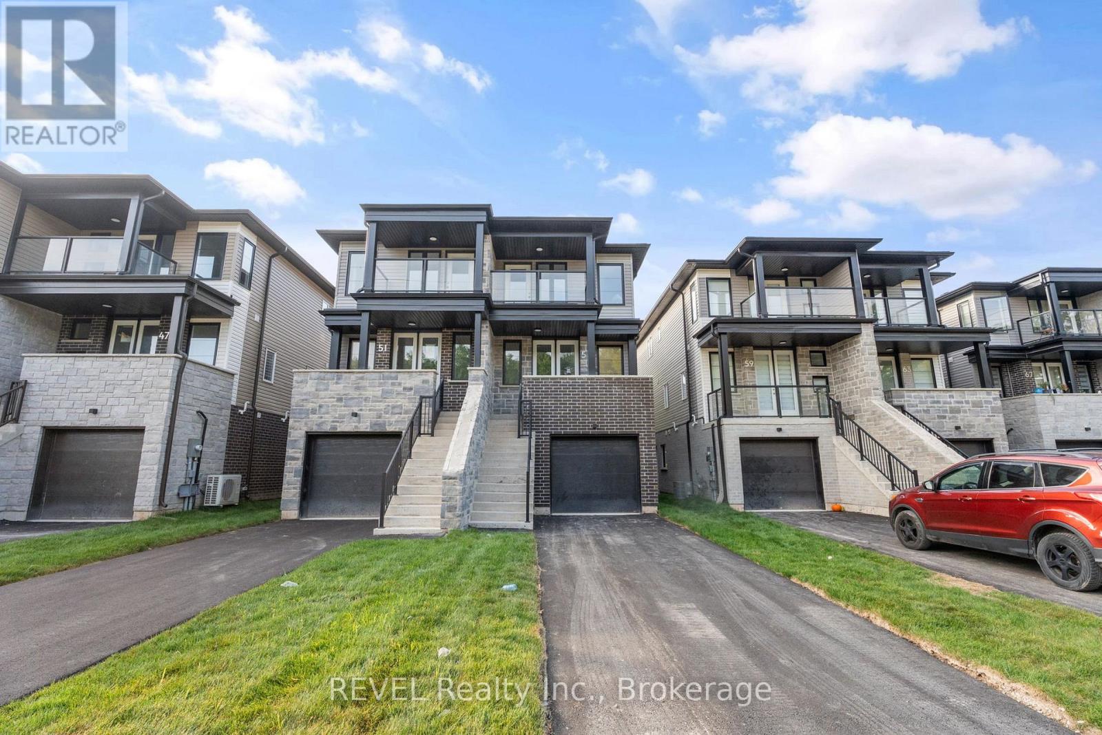 55 Superior Street, Welland, Ontario  L3B 3G3 - Photo 3 - X12420589