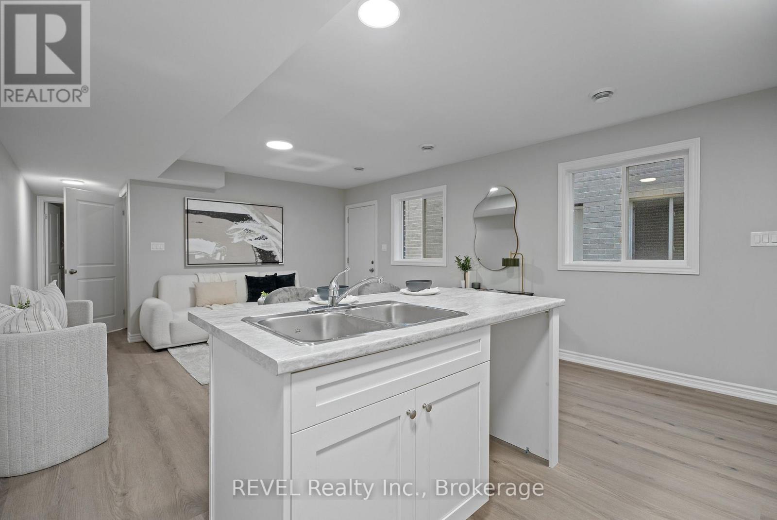 55 Superior Street, Welland, Ontario  L3B 3G3 - Photo 35 - X12420589