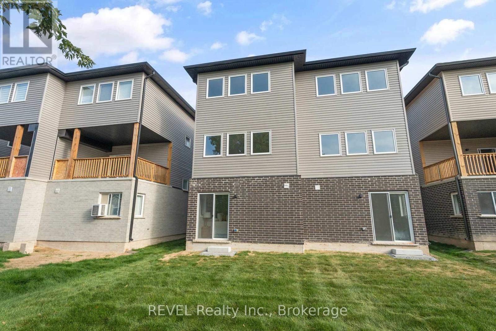 55 Superior Street, Welland, Ontario  L3B 3G3 - Photo 39 - X12420589