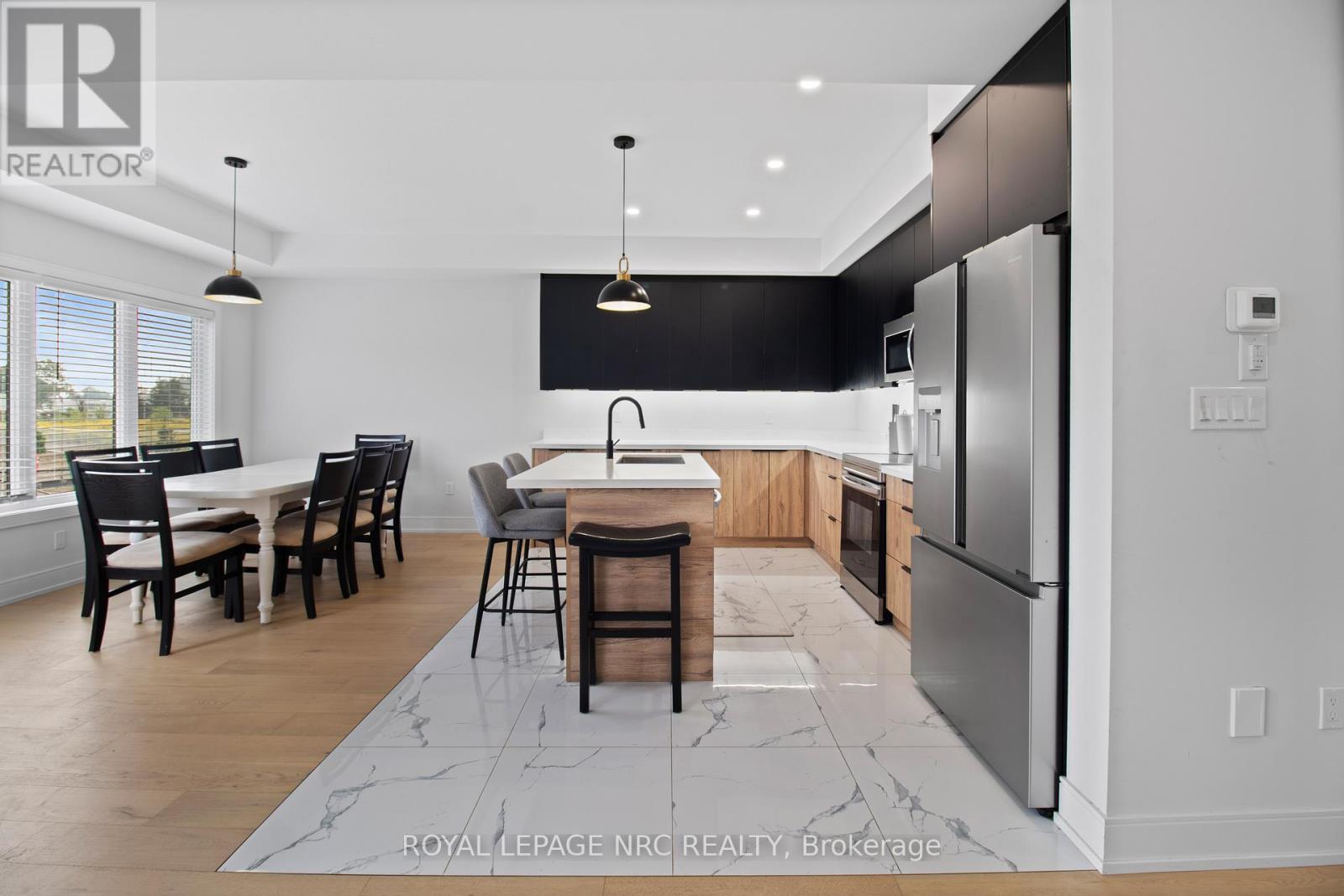 7392 Splendour Drive, Niagara Falls, Ontario  L2H 3V8 - Photo 12 - X12420613