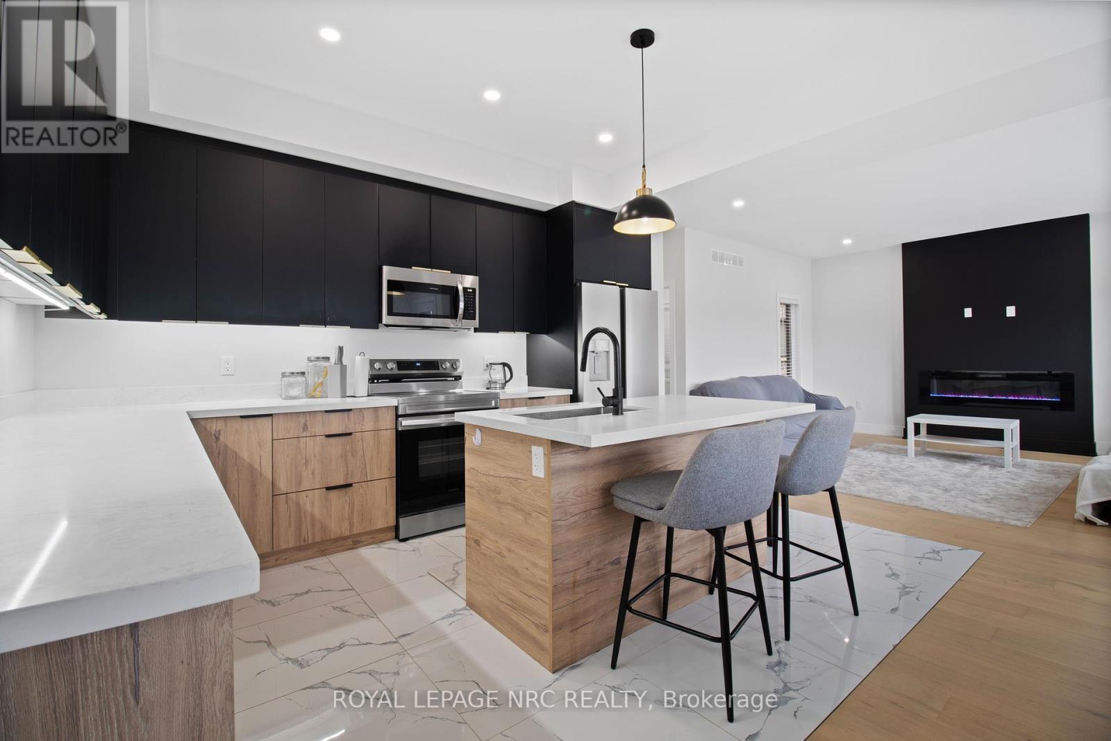 7392 Splendour Drive, Niagara Falls, Ontario  L2H 3V8 - Photo 14 - X12420613