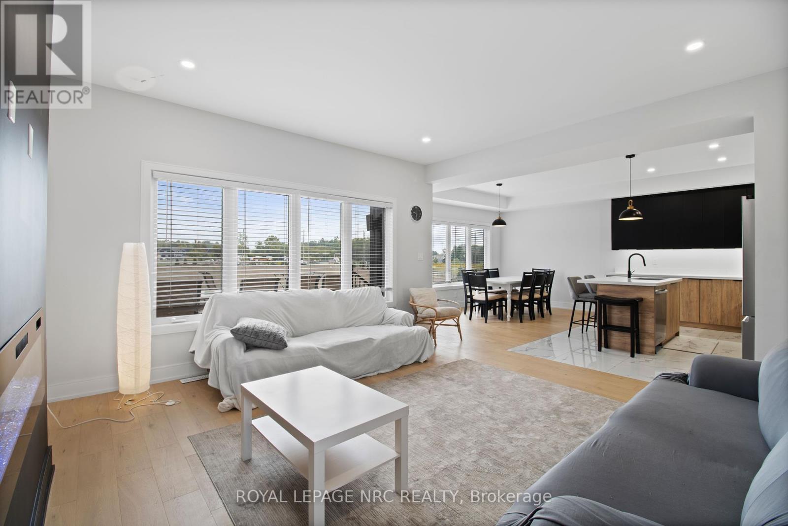 7392 Splendour Drive, Niagara Falls, Ontario  L2H 3V8 - Photo 18 - X12420613