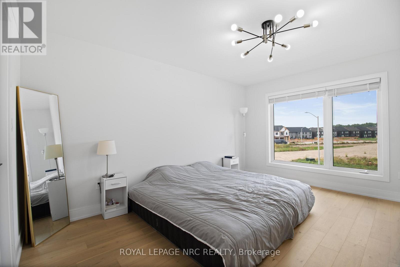 7392 Splendour Drive, Niagara Falls, Ontario  L2H 3V8 - Photo 21 - X12420613