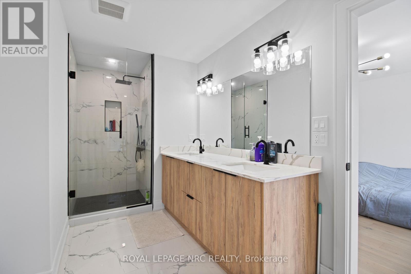 7392 Splendour Drive, Niagara Falls, Ontario  L2H 3V8 - Photo 23 - X12420613