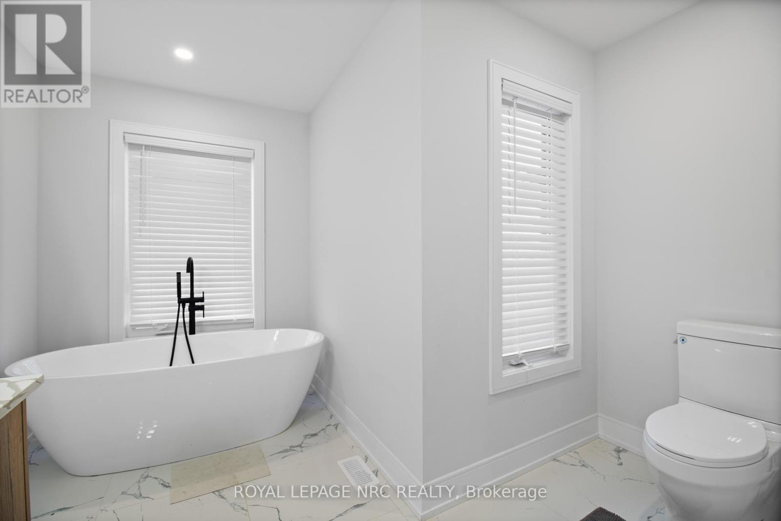 7392 Splendour Drive, Niagara Falls, Ontario  L2H 3V8 - Photo 24 - X12420613