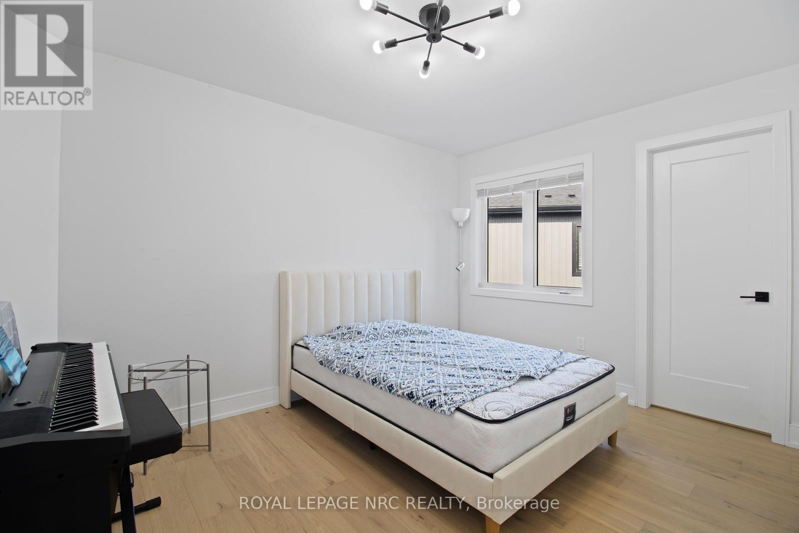 7392 Splendour Drive, Niagara Falls, Ontario  L2H 3V8 - Photo 27 - X12420613