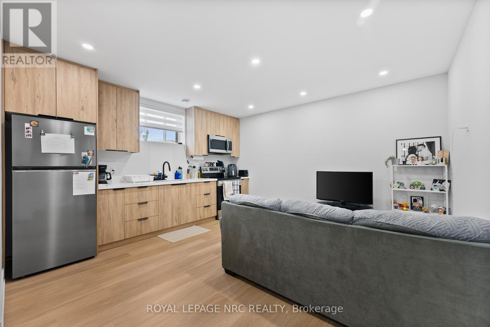 7392 Splendour Drive, Niagara Falls, Ontario  L2H 3V8 - Photo 32 - X12420613