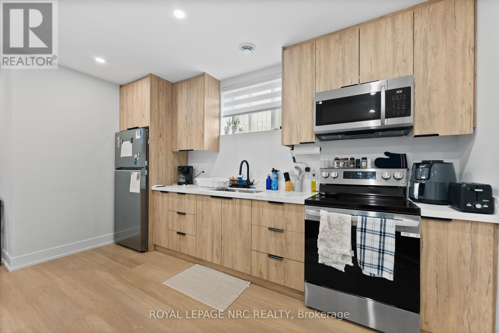 7392 Splendour Drive, Niagara Falls, Ontario  L2H 3V8 - Photo 33 - X12420613