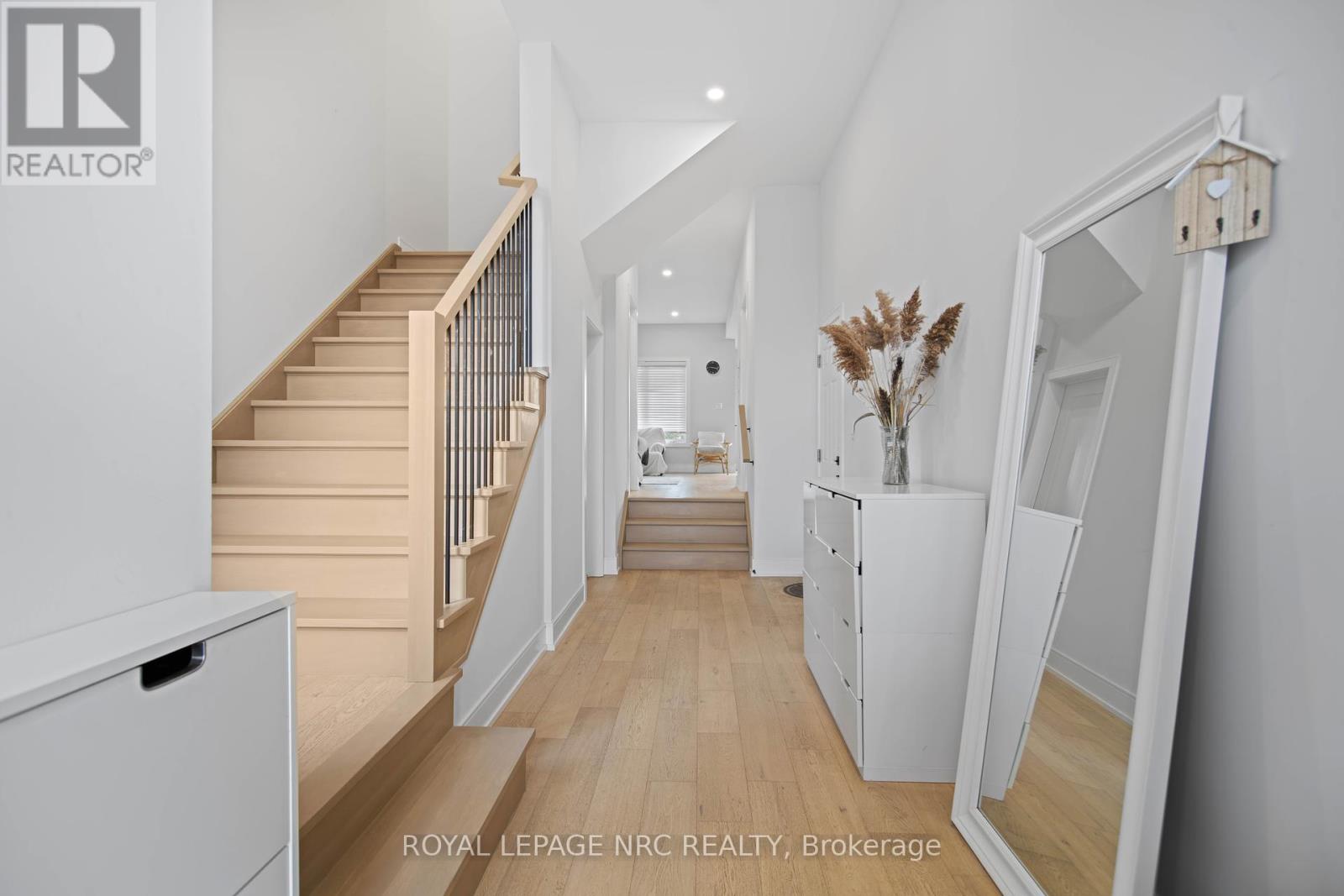 7392 Splendour Drive, Niagara Falls, Ontario  L2H 3V8 - Photo 6 - X12420613