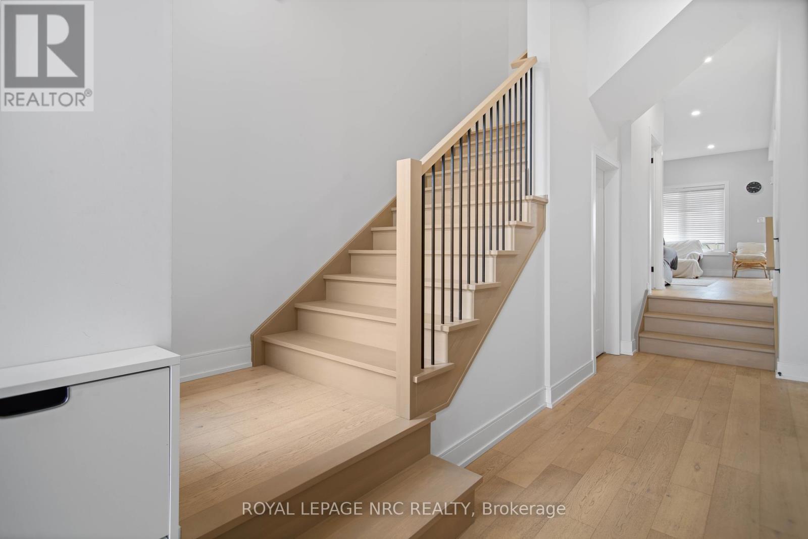 7392 Splendour Drive, Niagara Falls, Ontario  L2H 3V8 - Photo 7 - X12420613