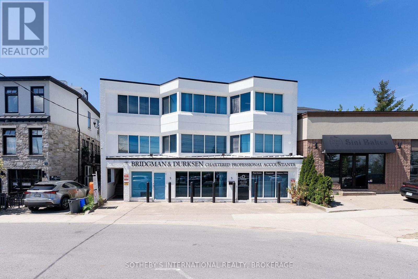 5 Race Street, St. Catharines, Ontario  L2R 3M1 - Photo 2 - X12421403