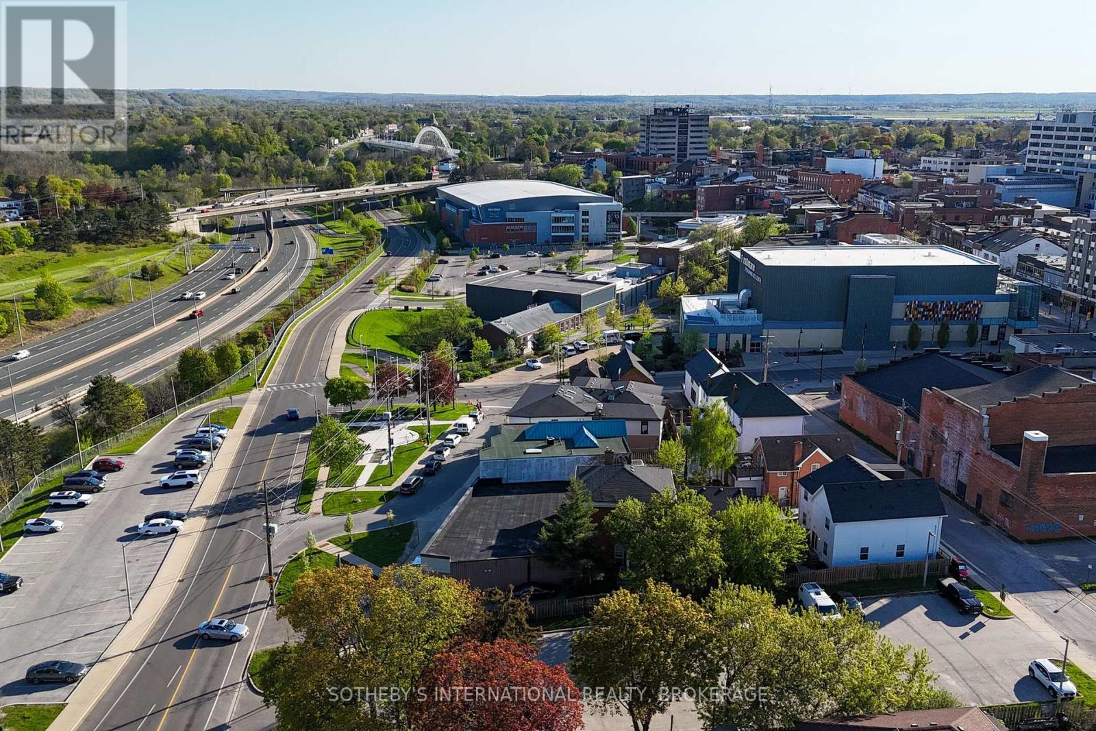 5 Race Street, St. Catharines, Ontario  L2R 3M1 - Photo 4 - X12421403