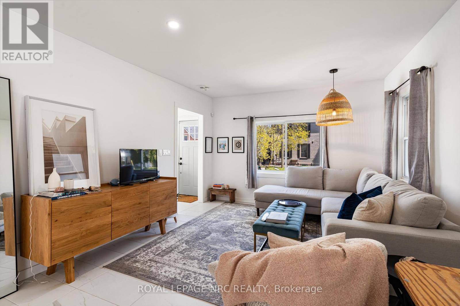 37 Lock Street, St. Catharines, Ontario  L2N 5B8 - Photo 12 - X12421470