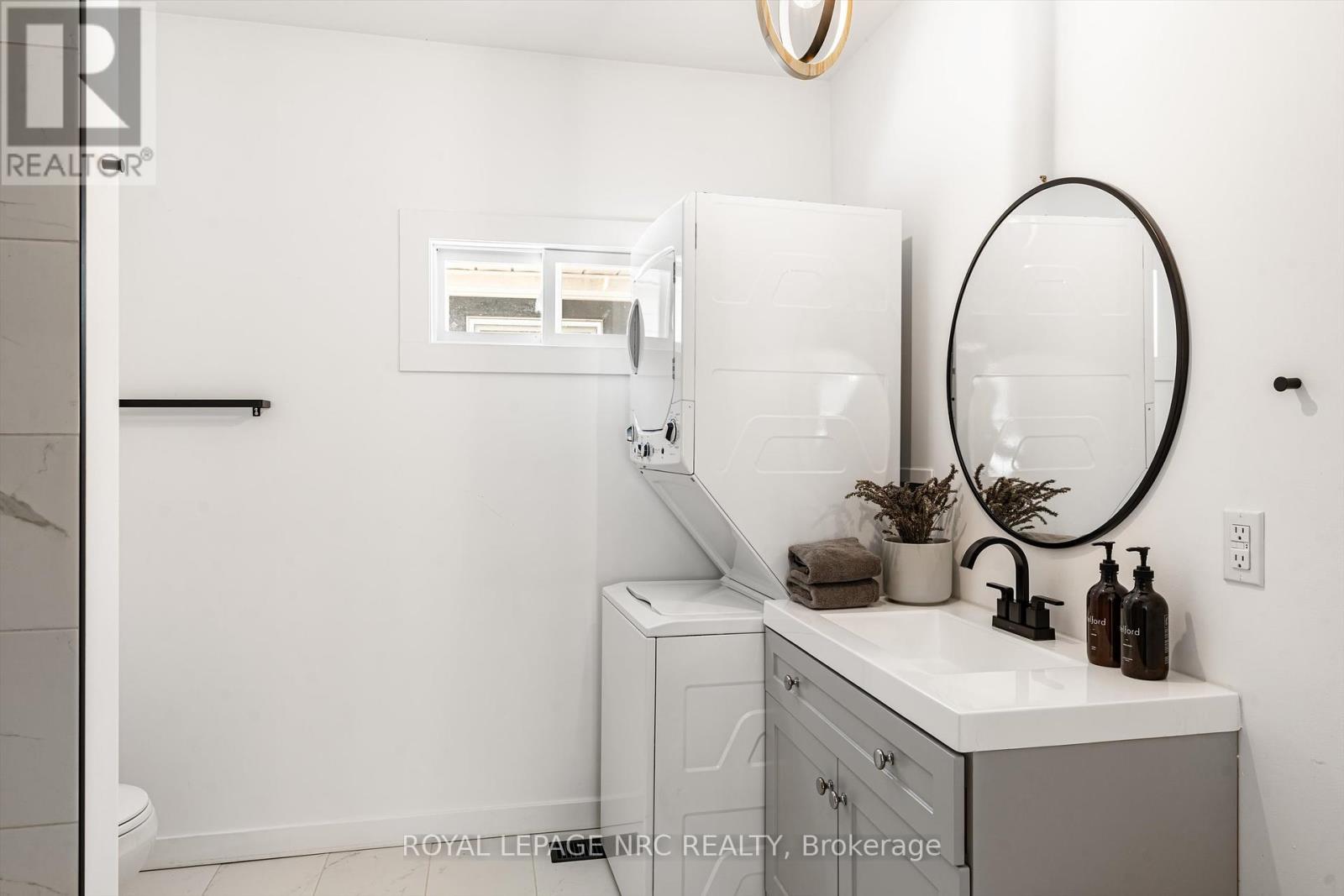 37 Lock Street, St. Catharines, Ontario  L2N 5B8 - Photo 24 - X12421470