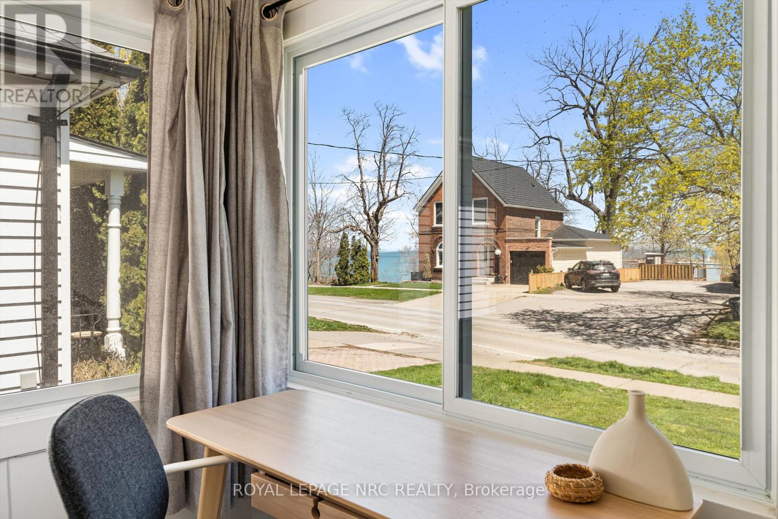 37 Lock Street, St. Catharines, Ontario  L2N 5B8 - Photo 8 - X12421470