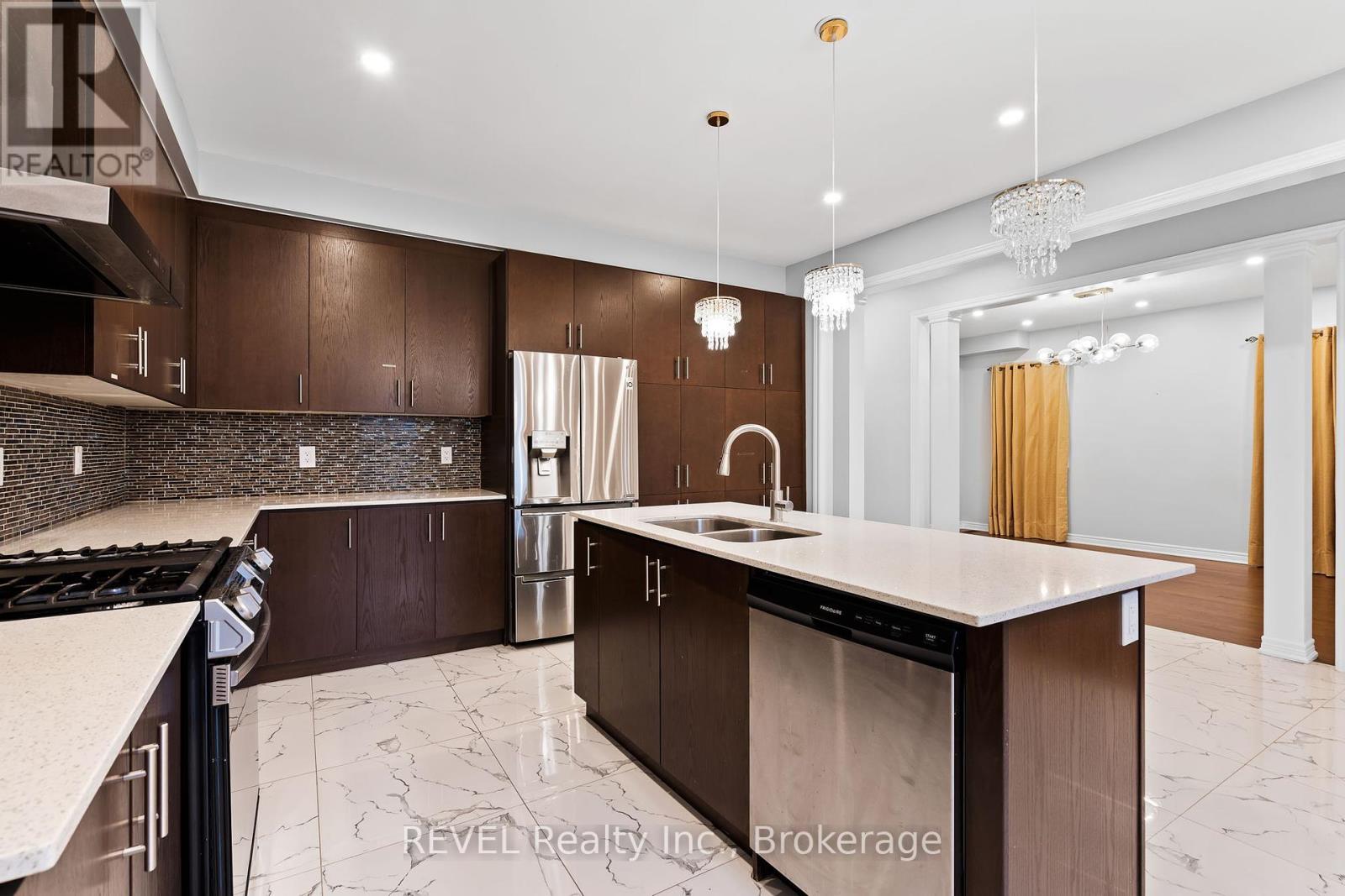 32 Sparkle Drive, Thorold, Ontario  L2V 0H2 - Photo 12 - X12421556