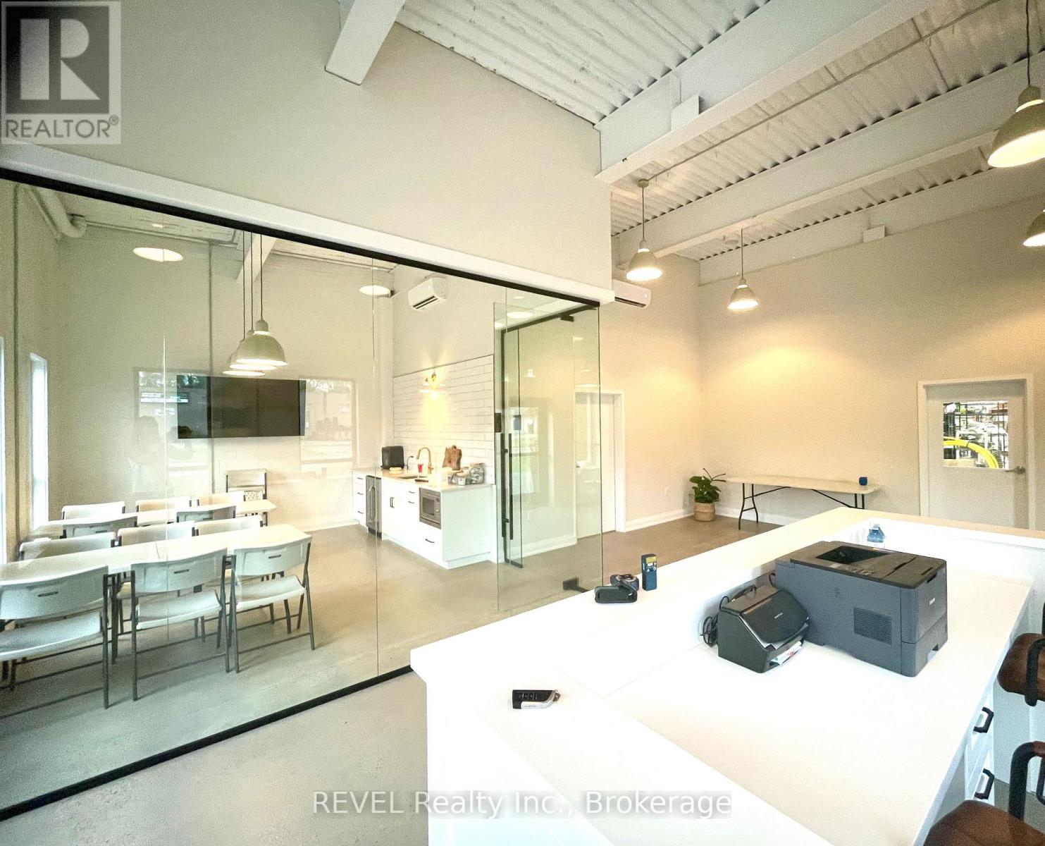 8455 Stanley Avenue, Niagara Falls, Ontario  L2G 0C9 - Photo 12 - X12421902