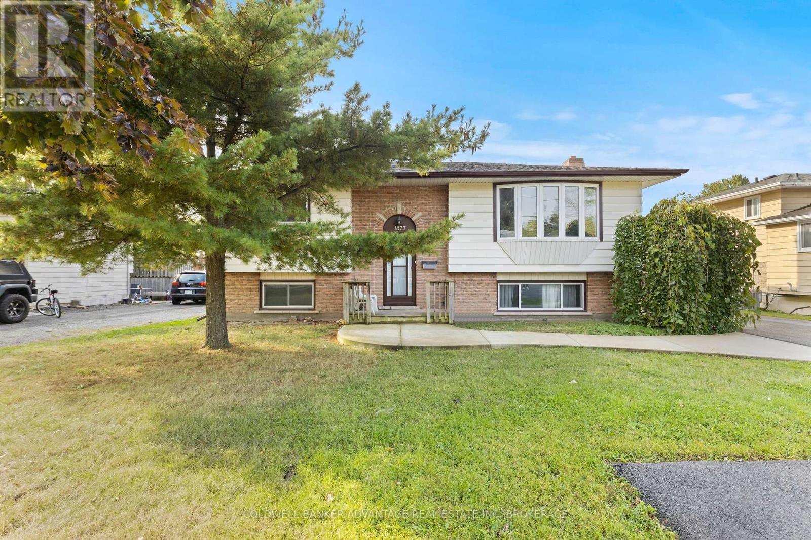 1377 Garrison Road, Fort Erie, Ontario  L2A 1P4 - Photo 2 - X12423009