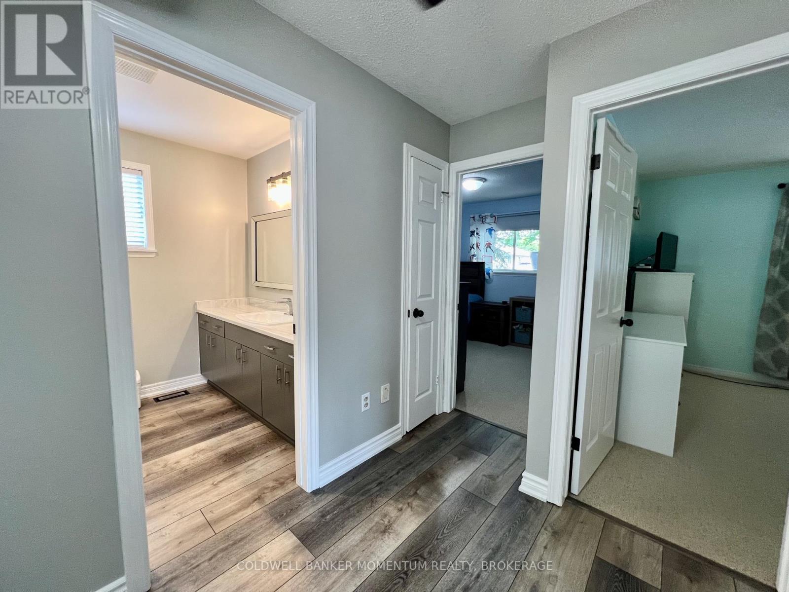 3933 Vineyard Crescent, Lincoln, Ontario  L0R 2C0 - Photo 16 - X12423013