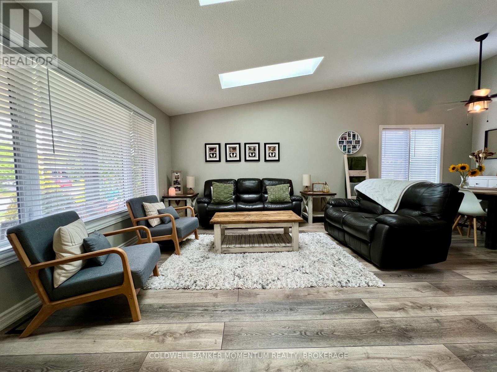 3933 Vineyard Crescent, Lincoln, Ontario  L0R 2C0 - Photo 6 - X12423013