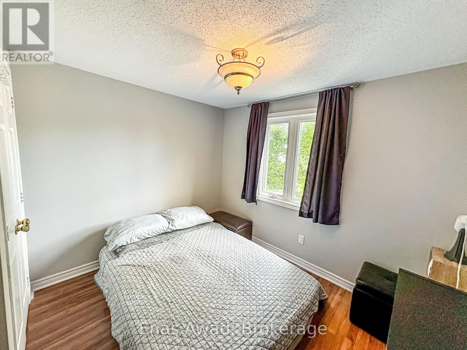 3072 Patrick Crescent, Mississauga, Ontario  L5N 3G5 - Photo 10 - W12423249